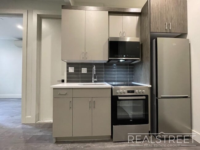 Building Photo - BRAND NEW 2 Bed in Bed Stuy!
