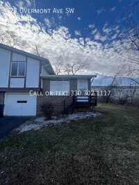 Building Photo - Two bedroom One bathroom duplex for rent