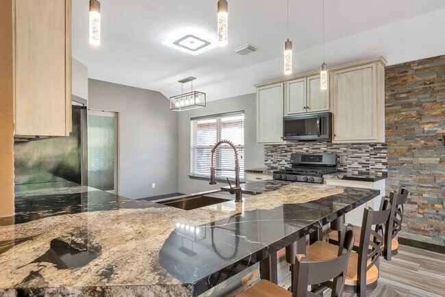 Building Photo - 18 N Star Ridge Cir