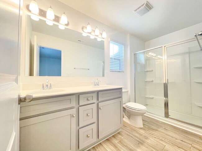 Building Photo - Beautiful 3BR, 2.5BA Home with Owner’s Suite & Designer Upgrades - Available 08/20