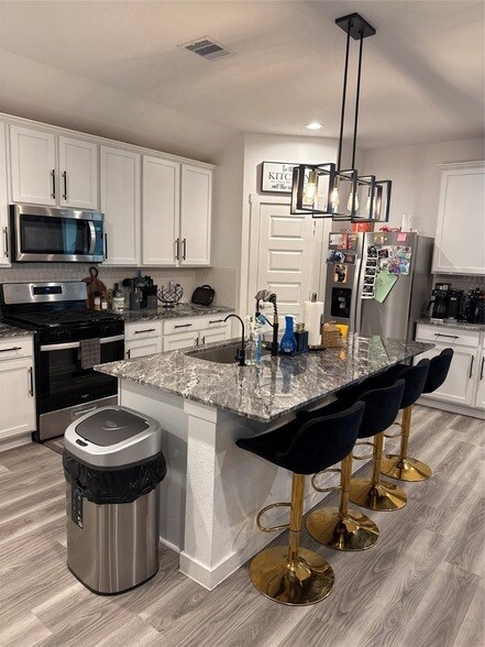 Building Photo - 31514 Avebury Lake Ln