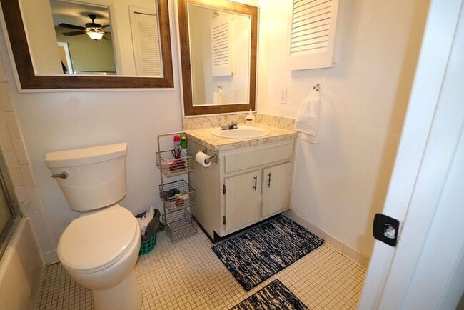 Building Photo - One bedroom apt 7 or 12 months furnish or unfurnished. Apartamento disponible amueblado o sin mue...