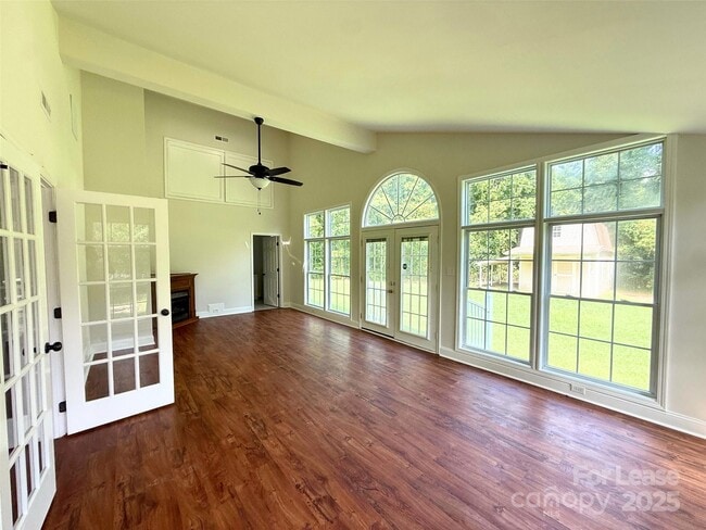Building Photo - 500 Kirby Ln