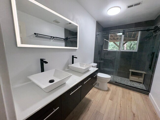 Building Photo - Bright and Spacious Newcastle Home -Open House Saturday the 27th 4:00-5:00