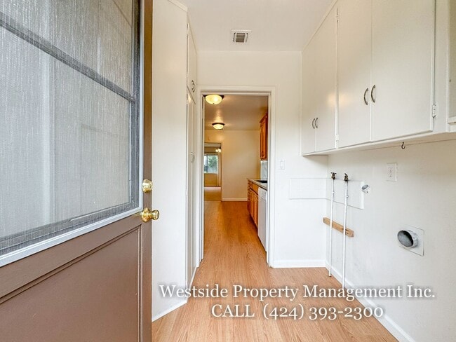 Building Photo - 4400 Vinton Ave