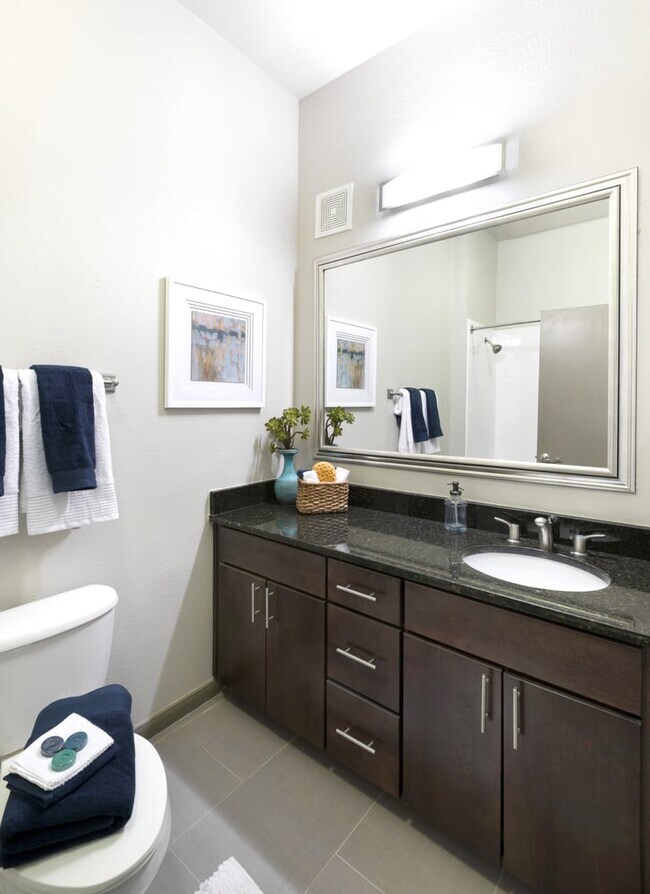 Building Photo - Wondrous 1 BR Apt Available For Rent