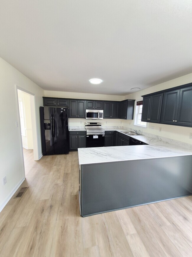 Building Photo - 7221 Oakmere Ct