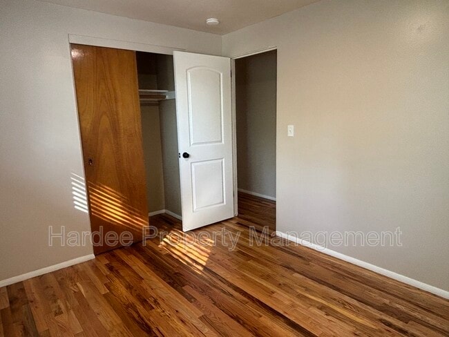 Building Photo - 1500 Brooklawn Dr