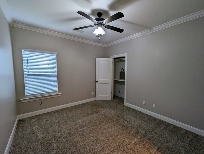 Building Photo - 154 Glen Alden Cir