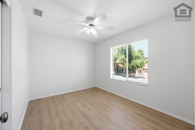 Building Photo - 4Bed + OFFICE + LOFT in Peoria! Ready for Immediate Move-In! -- FULLY REMODELED!
