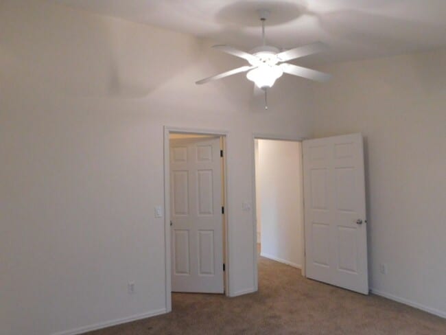 Building Photo - 3Bd/2Ba Single Story House - Available Soon!