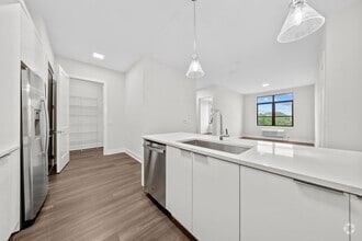 Building Photo - 121 34th St