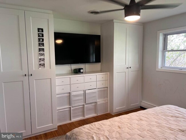 Building Photo - 6122 Rolling View Dr