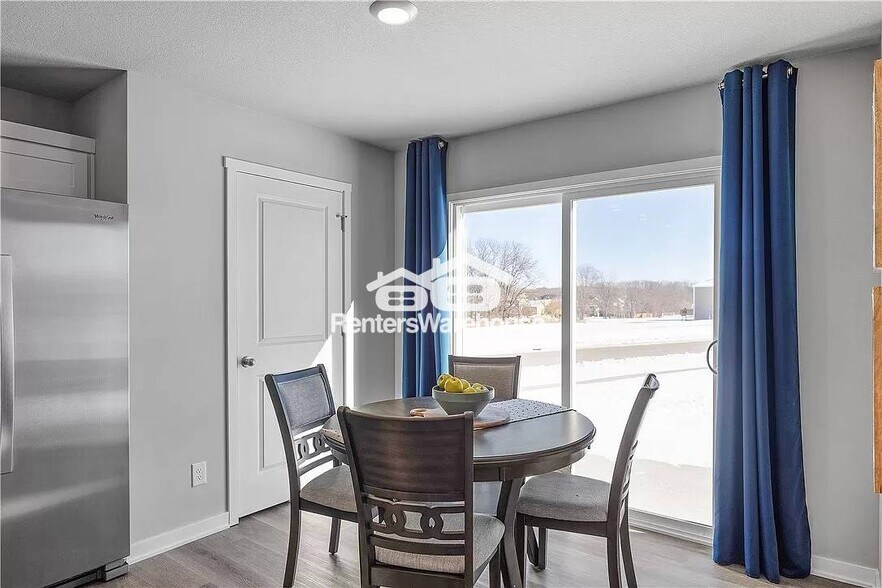 Building Photo - 2124 Bugge Dr