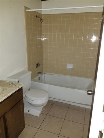 Building Photo - 7216 NE Loop 820