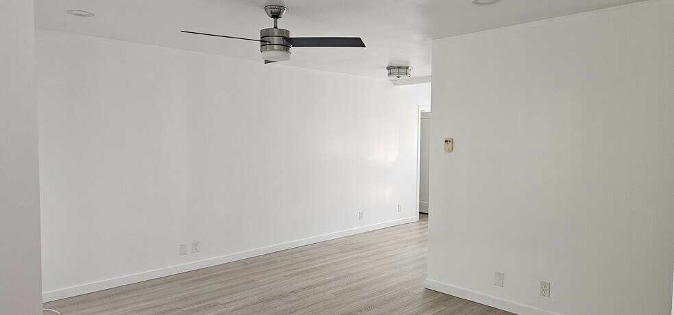 Building Photo - 16931 S Berendo Ave