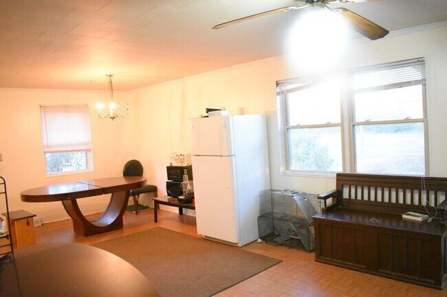 Building Photo - 49 Fenix Dr SW