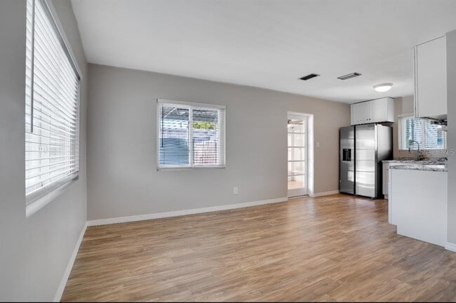 Building Photo - 6741 Hibiscus Ave S