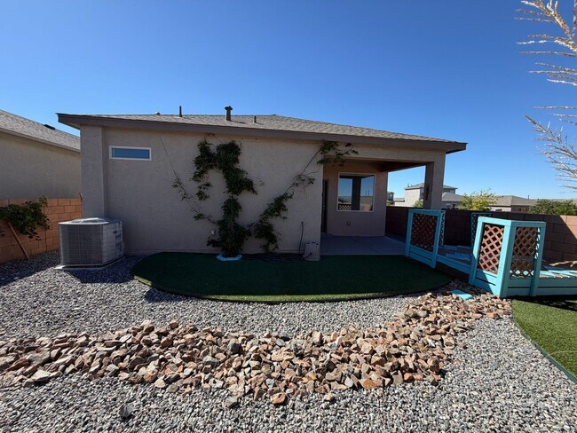 Building Photo - 4875 Mount Salas St NE