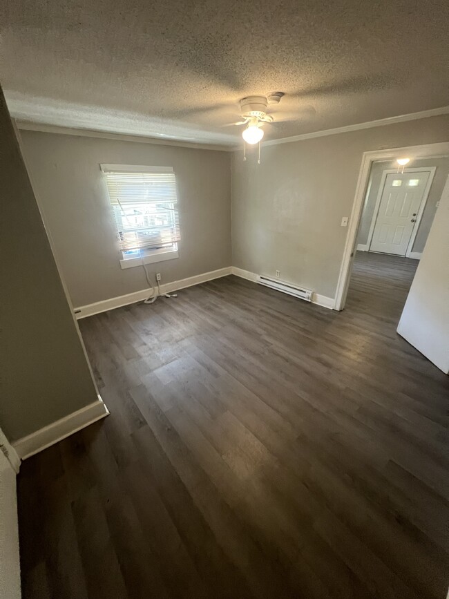 Building Photo - 505 Singletary St SE