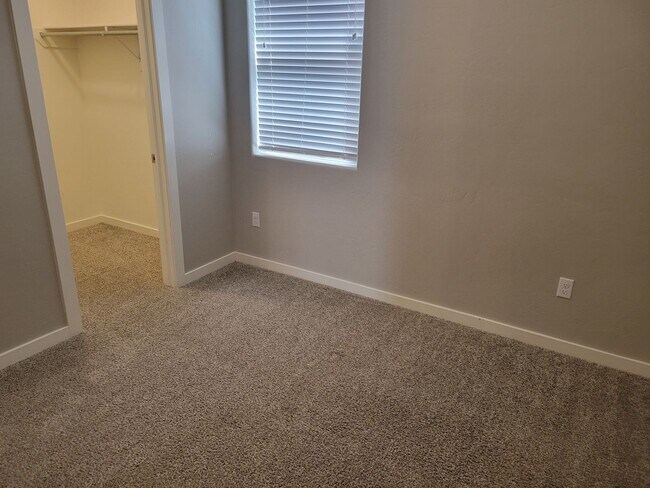 Building Photo - Beautiful 3 bedroom/2 Bath Home!