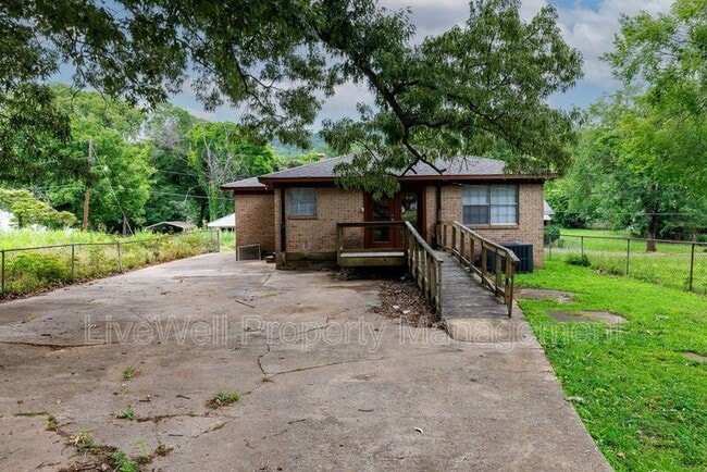 Building Photo - 7232 Naples Ave