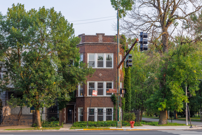 Building Photo - 3759 W Irving Park Rd