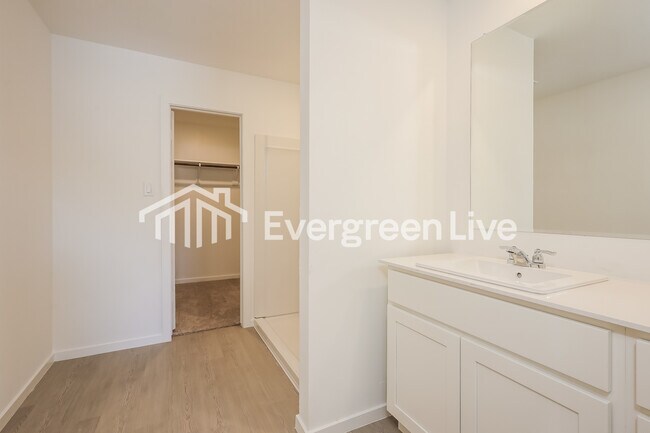 Building Photo - 3705 Los Cabos Dr