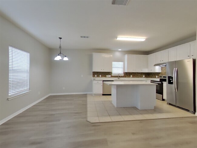 Building Photo - 21214 Peachvine Ln