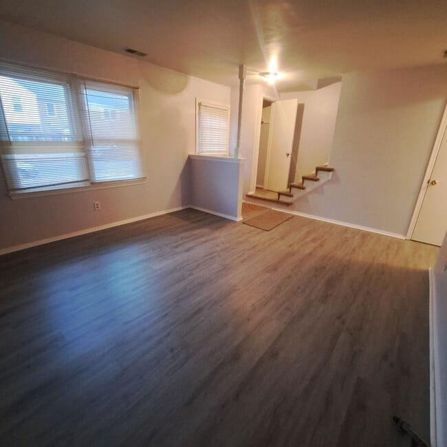 Building Photo - 6590 Stoney Point S