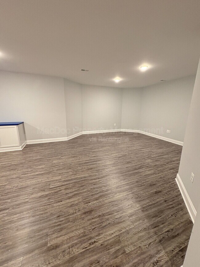 Building Photo - 10802 Cedar Creek Dr