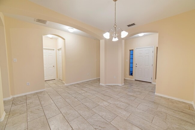 Building Photo - 3305 Charolais Dr