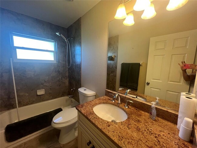 Building Photo - 12660 SW Lakeside Dr