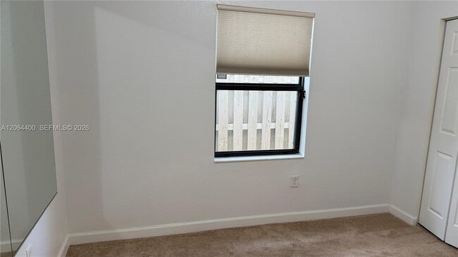 Building Photo - 737 SE 37th Pl