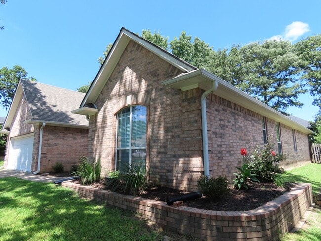 Building Photo - South Tyler/Whitehouse Schools! Gorgeous 3...