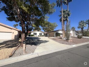 Building Photo - 64747 Pinehurst Cir