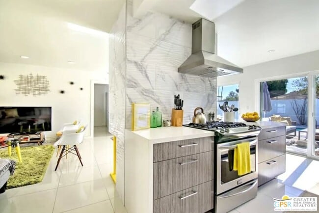 Building Photo - 3963 Cll San Antonio