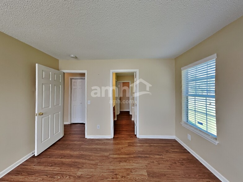 Building Photo - 7117 Daerwood Pl
