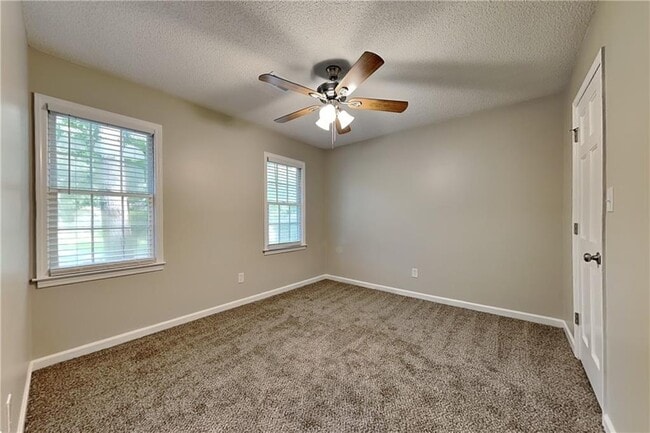 Building Photo - 4131 Kalb Ct SW