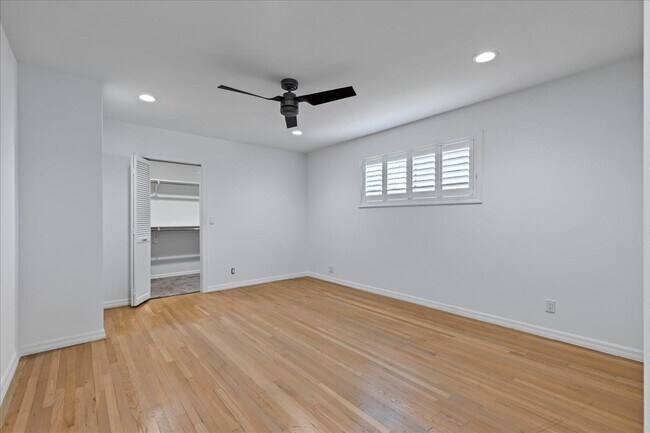 Building Photo - 706 Tufts Ave