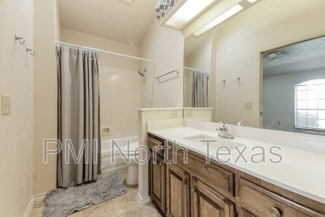 Building Photo - 1410 Nest Pl