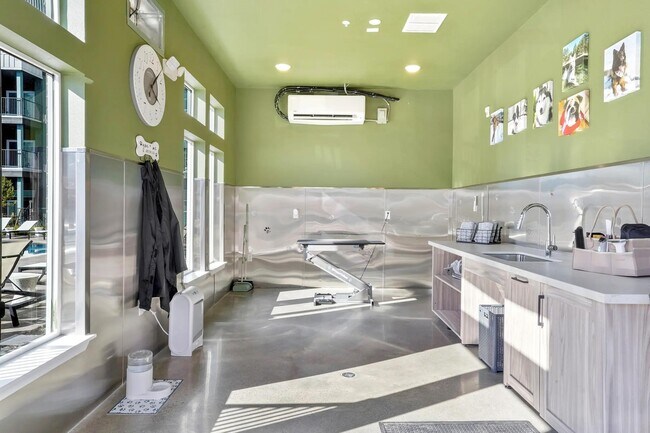 Building Photo - 185 Polaris Pointe