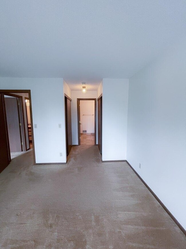 Building Photo - 10943 Sumter Ave S