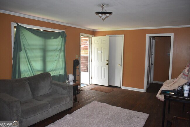 Building Photo - 1387 Dewey St