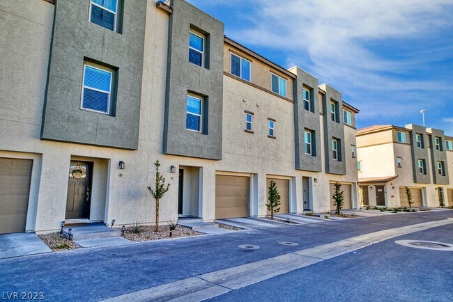 Building Photo - 2795 Atomic Tangerine Wy