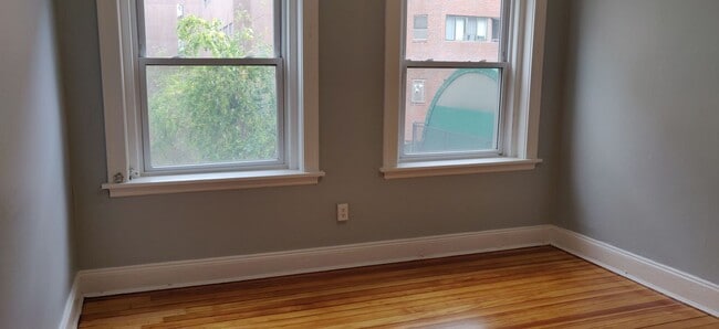 Building Photo - Convenient Brighton Location, Steps from the T Stop, Central Heat/AC, Laundry is on a Site