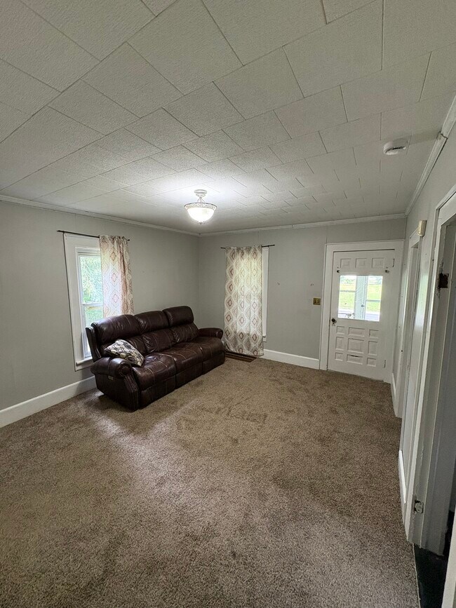 Building Photo - 825 Burr Oak St