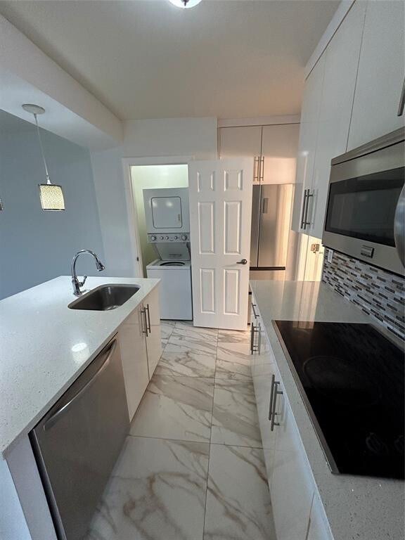 Building Photo - 912 NE 15th Ave