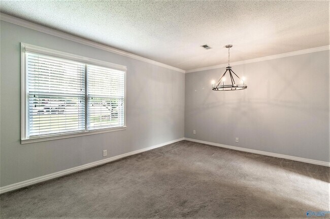 Building Photo - 1201 Aldridge Dr SE