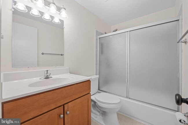 Building Photo - 6361 Woodland Ridge Ct